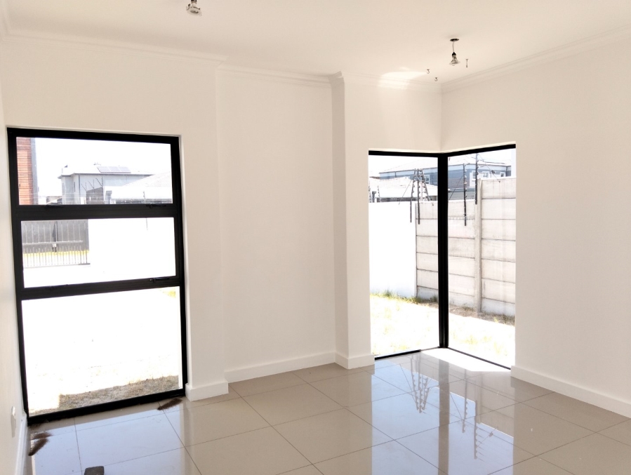 4 Bedroom Property for Sale in Parklands North Western Cape